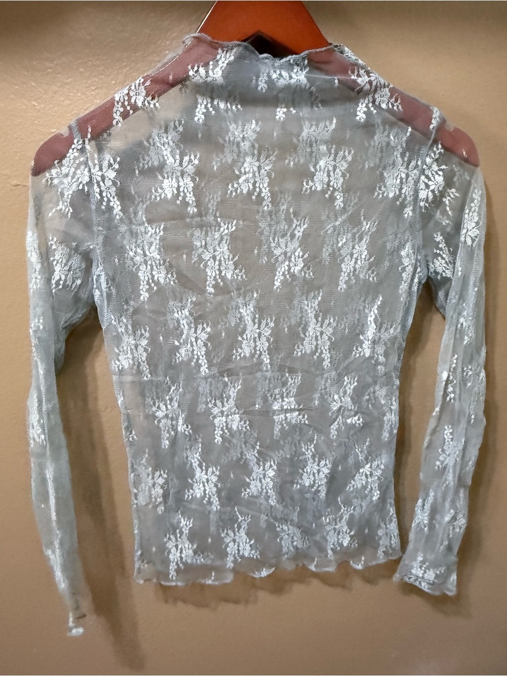 Set of 2 Vintage-Style Floral Lace Mesh Long-Sleeve Tops in Cream and Grey - Picture 4 of 6